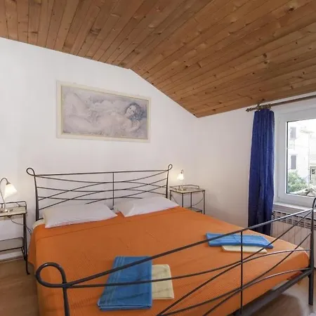 Apartment Dd