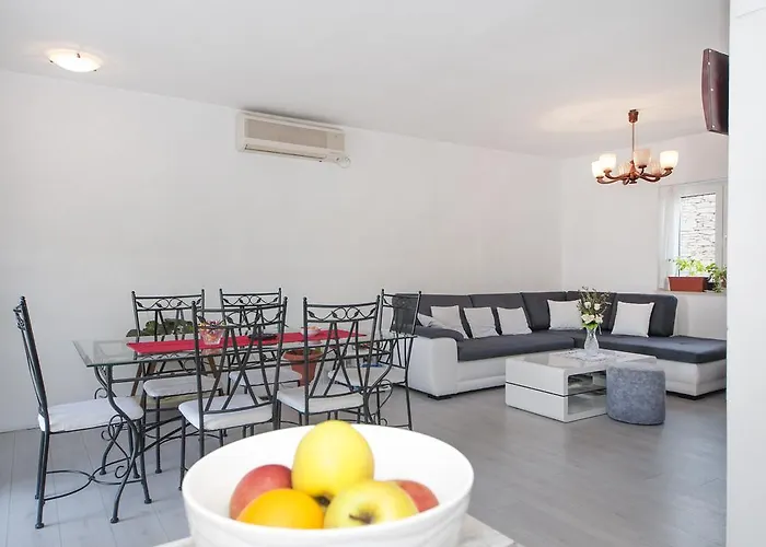 Dd Apartment